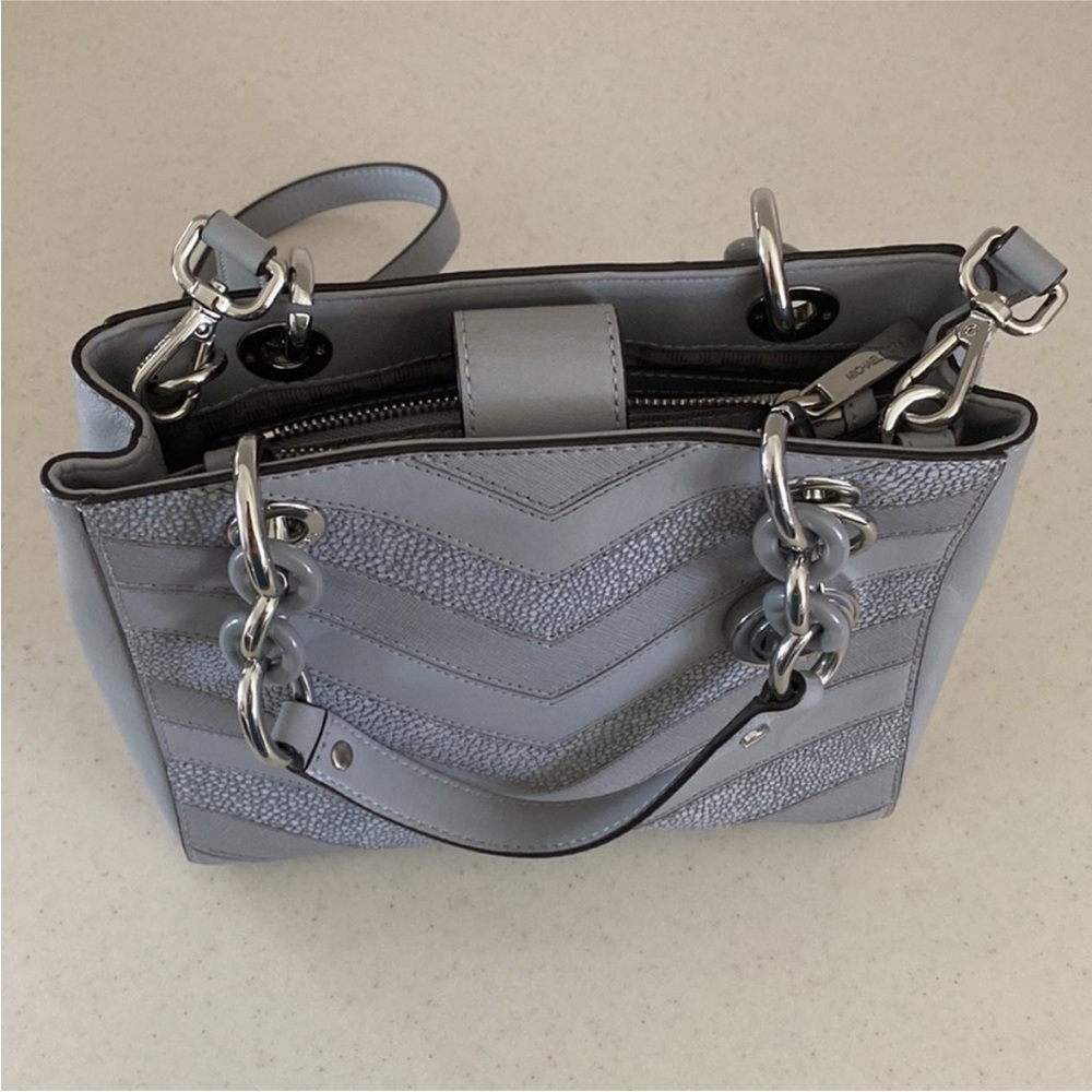 Michael Kors Gray Quilted Chevron Shoulder Bag - Picture 4 of 6